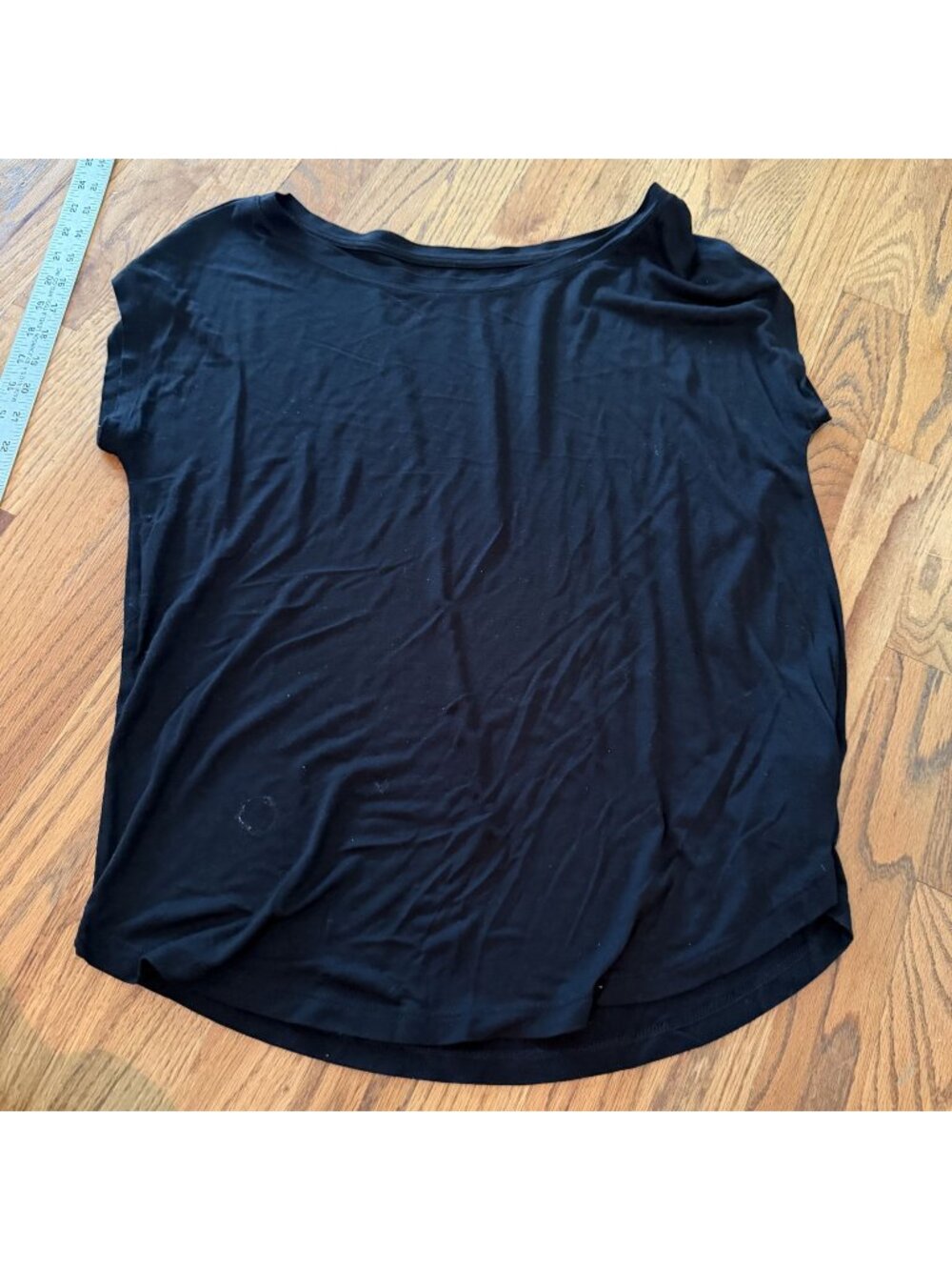 GAP WOMENS BLACK LUXE T SHIRT SIZE SMALL SHORT SLEEVE